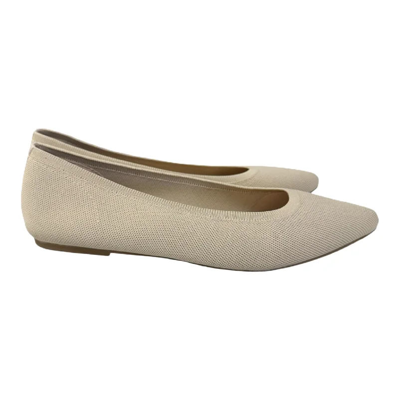 Flats with gentle rounded toes -Shoes Flats By Old Navy In Tan, Size: 10