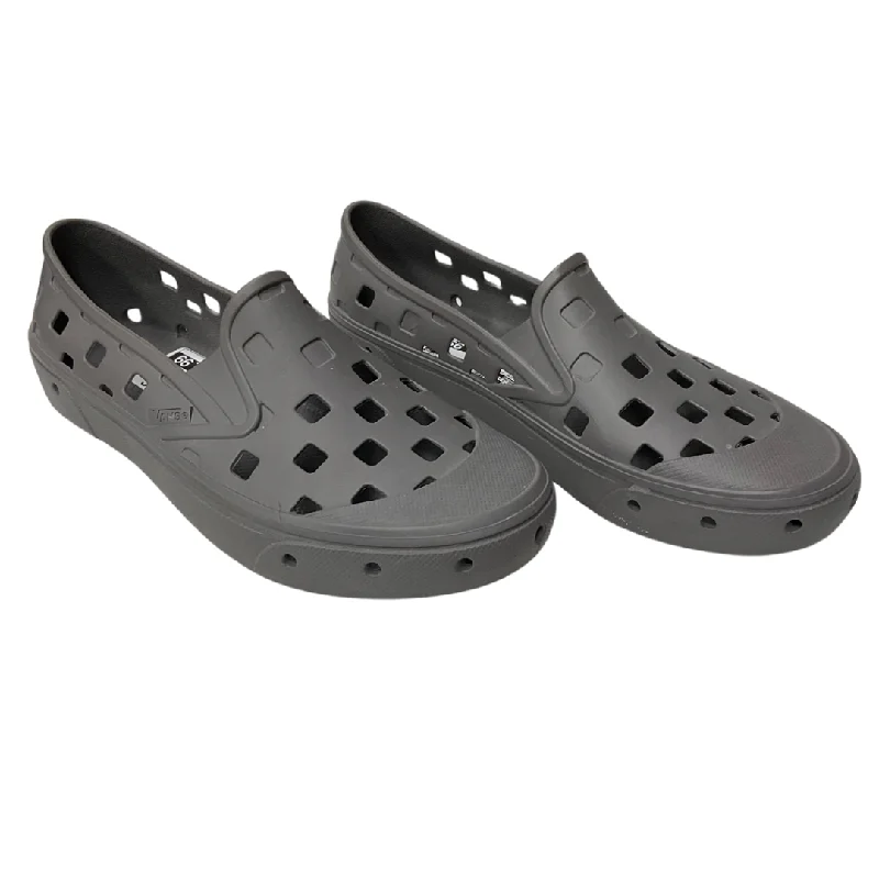 Flats for teens’ winter outings -Shoes Flats By Vans In Grey, Size: 6