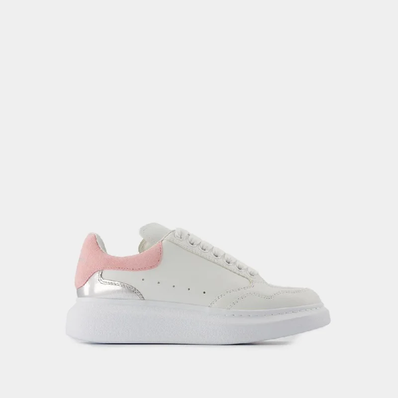 Athletic shoes with lively colors -ALEXANDER MCQUEEN Oversized Women's Sneakers