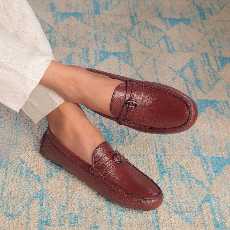 Trendy loafers for chic evening walks-The Maiorico Brown Men's Handcrafted Leather Driving Loafers Tresmode