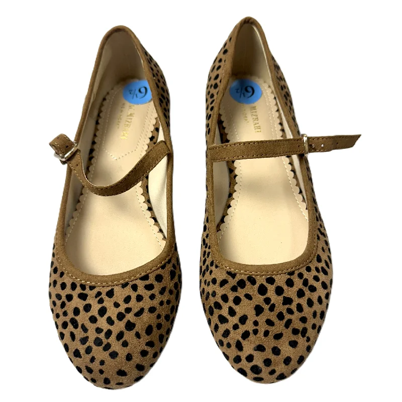 Flats with tough heel linings -Shoes Flats By Isaac Mizrahi In Animal Print, Size: 6.5