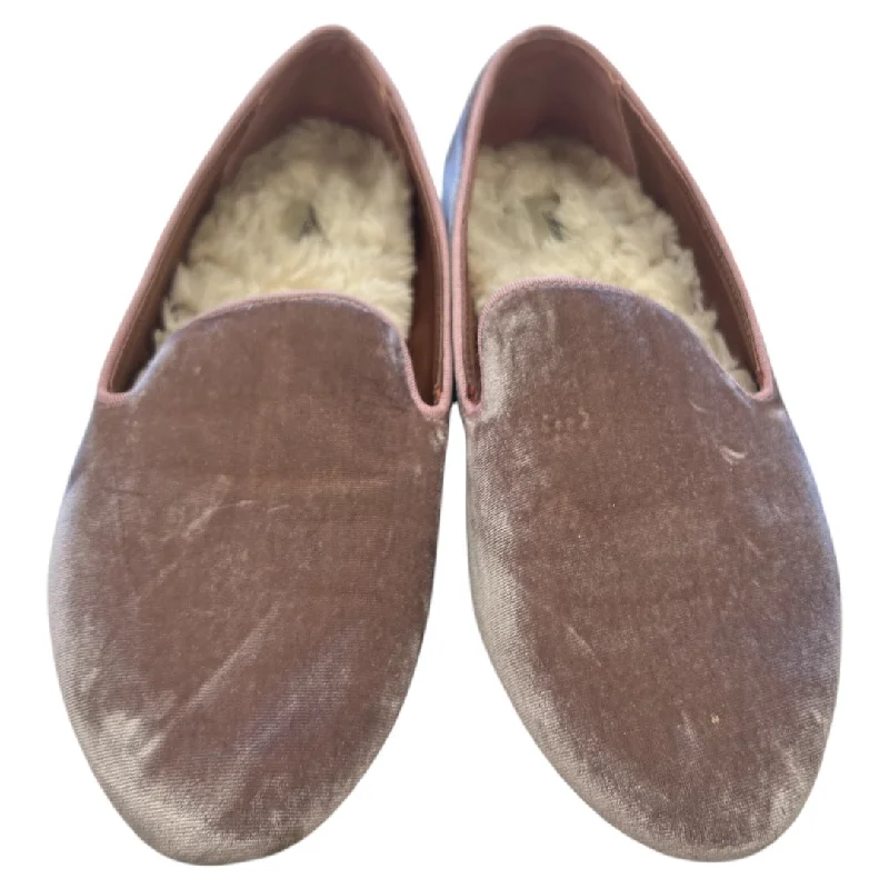 Flats for casual snowy vibes -Shoes Flats By: Birdies In Pink, Size: 8