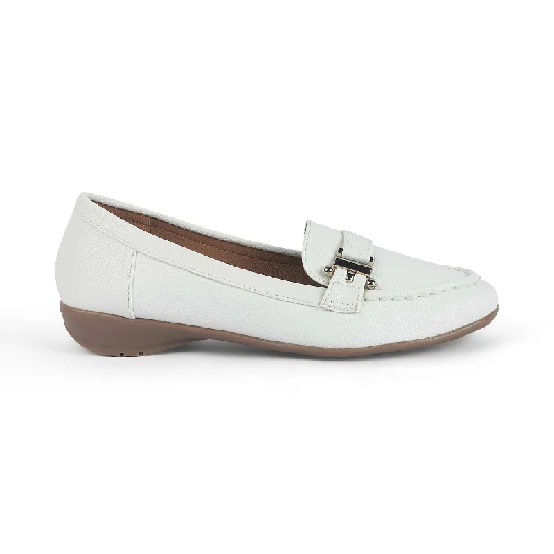 Cushioned loafers for cozy night strolls-Tresmode Lasi White Women's Casual Loafers