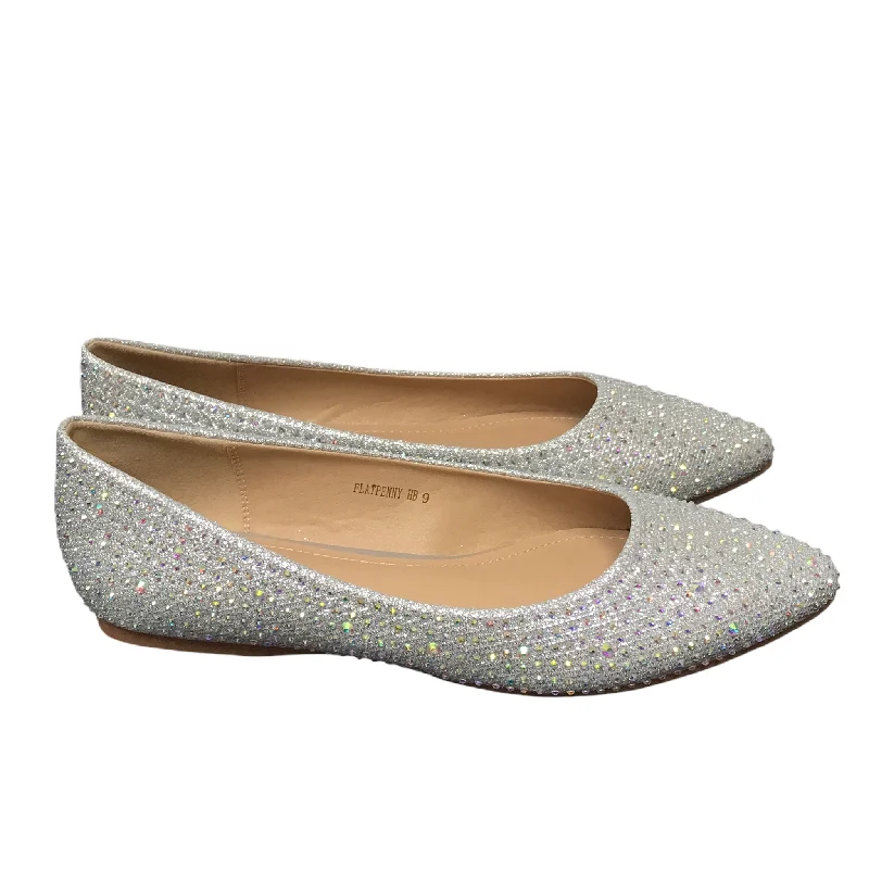 Flats with airy sole linings -Shoes Flats By Idifu In Silver, Size: 9