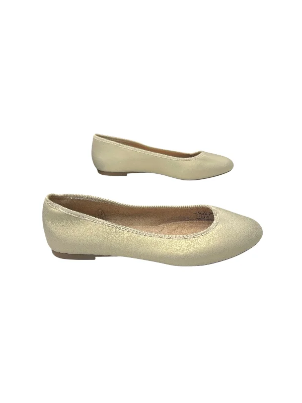 Flats for indoor frost dinners -Shoes Flats By Old Navy In Gold, Size: 8