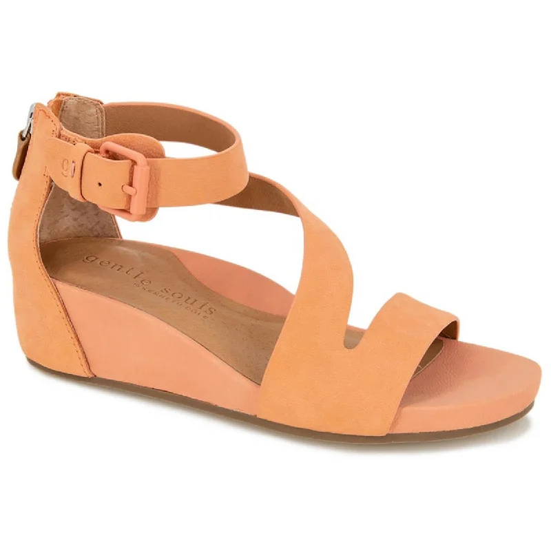 Gentle Souls by Kenneth Cole Womens Gwen Nubuck Buckle Wedge Sandals