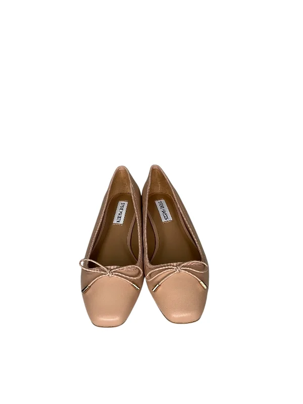 Flats for women with knee padding -Shoes Flats By Steve Madden In Beige, Size: 9