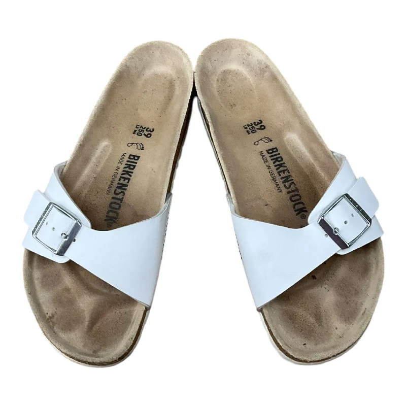 Flats with deep indigo tones -Sandals Flats By Birkenstock In White, Size: 8.5