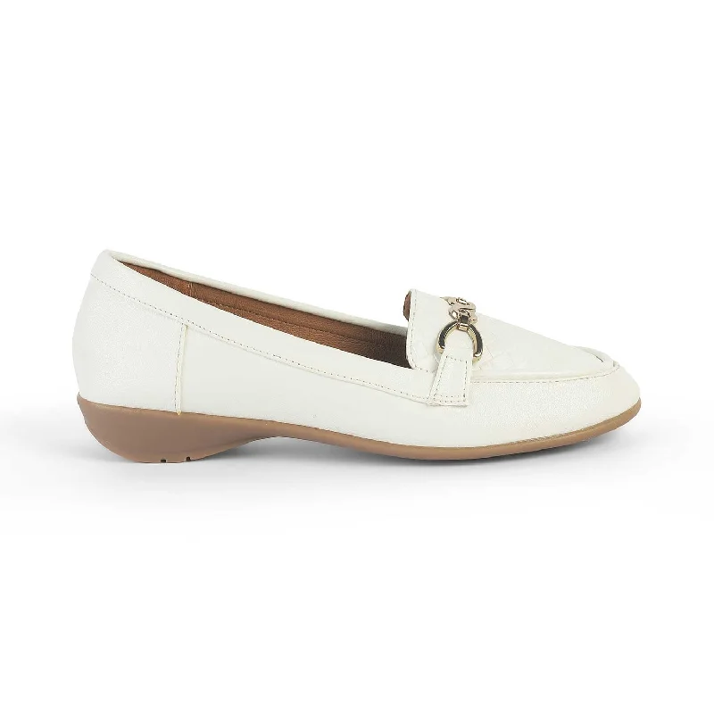 Stylish loafers for urban evening walks-Tresmode Moro White Women's Casual Loafers