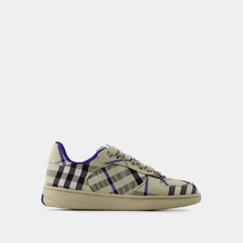 Athletic shoes with high arches -BURBERRY Terrace Sneaker for Women - FW24 Collection